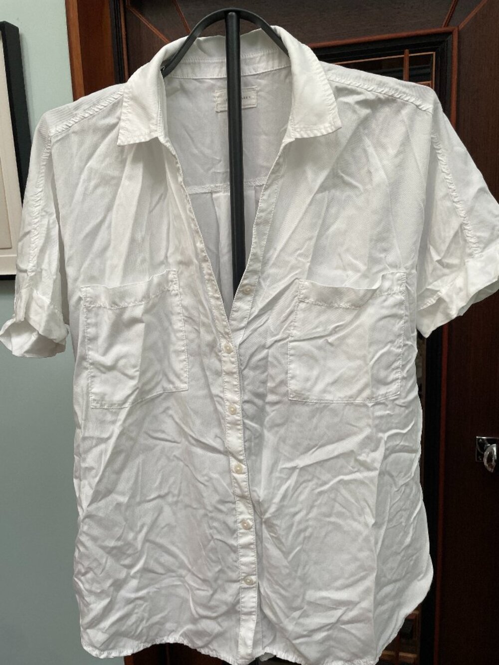LOU & GREY (Ann Taylor spin-off brand) Short Sleeve White button down blouse